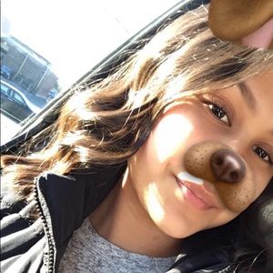 Meet your Posher, Valeria